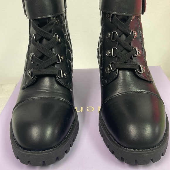 Brand new with box Women’s Madden Girl Black Harlow Combat Boots. Size is 9.5. - Picture 12 of 16